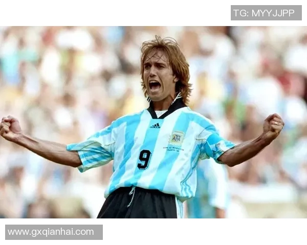 昔日足坛巨星再聚首，共同回顾辉煌岁月与绿茵传奇