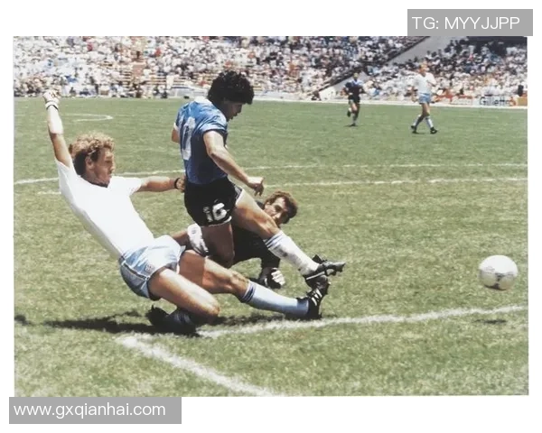 美国足球历史传奇球星回顾及其在世界足球舞台上的影响力 美国足球历史传奇球星回顾及其在世界足球舞台上的影响力