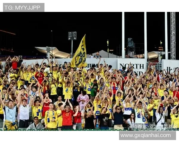 足球巨星赛场怒喷脏话引热议 球迷媒体聚焦体育精神与情绪管理