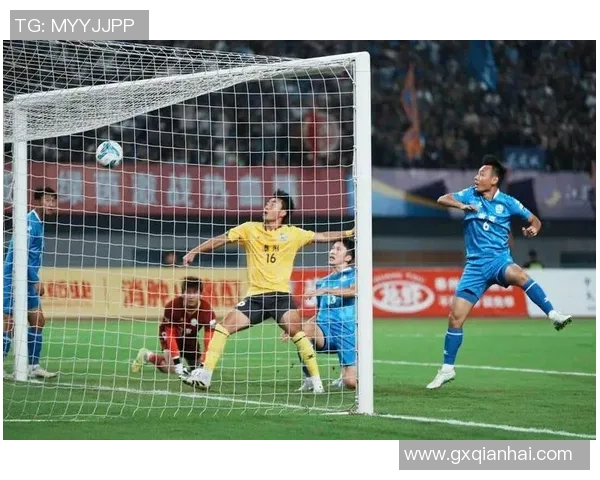 聚焦足球球星背后故事探寻荣耀背后的汗水与坚持 聚焦足球球星背后故事探寻荣耀背后的汗水与坚持